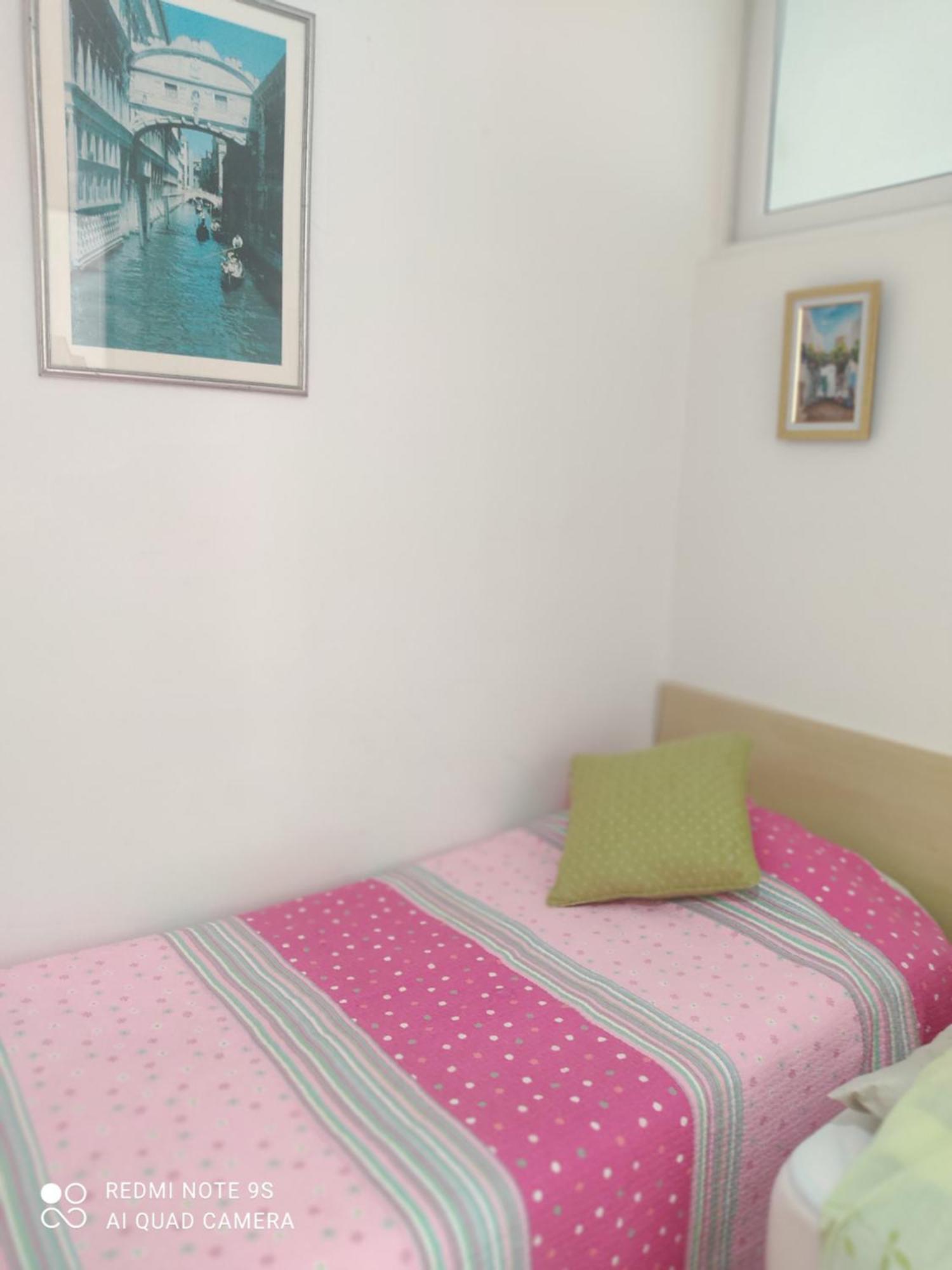 Etage De Villa Avec Jardin, Pres De L'Aireport Et Parking Prive Ariana Exterior foto