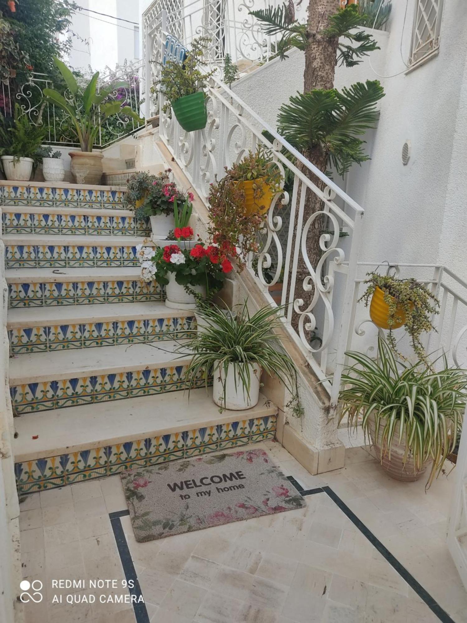 Etage De Villa Avec Jardin, Pres De L'Aireport Et Parking Prive Ariana Exterior foto