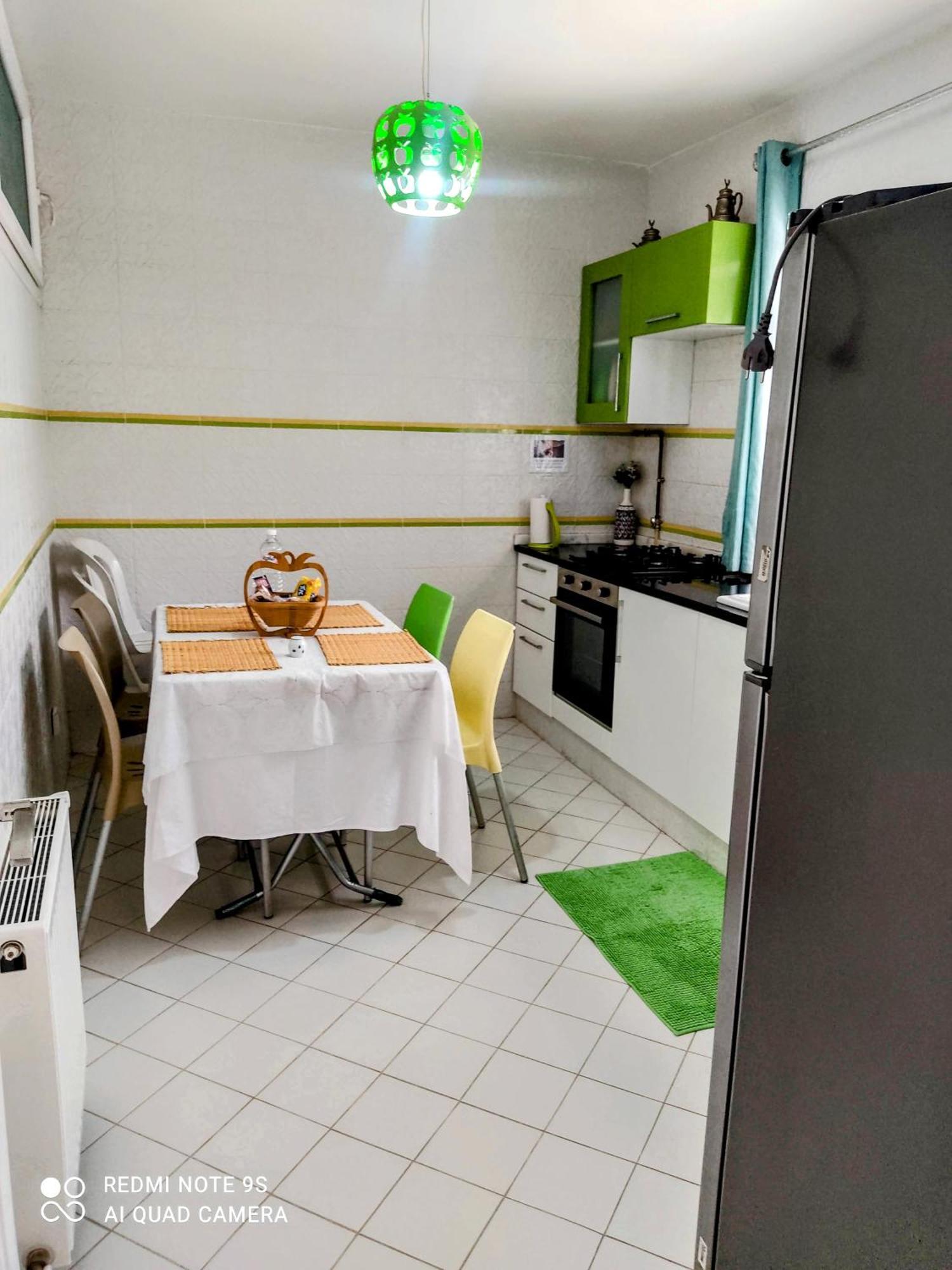 Etage De Villa Avec Jardin, Pres De L'Aireport Et Parking Prive Ariana Exterior foto